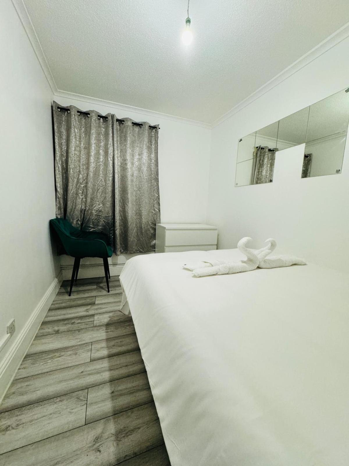 Tarbert Walk Rooms London Exterior photo
